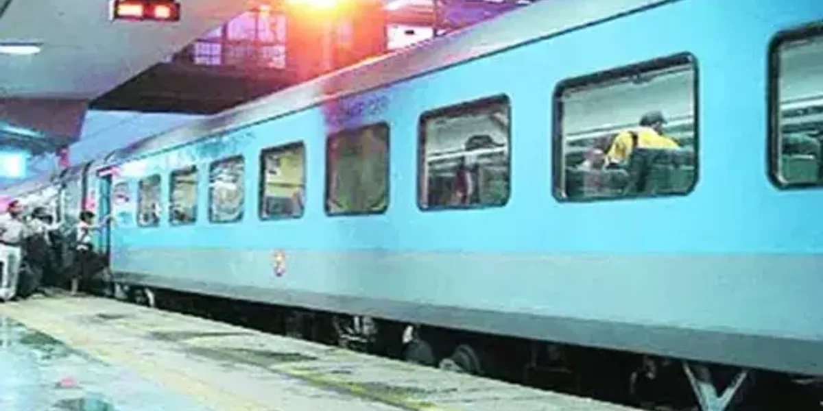 Few WR trains affected due to traffic & power block between Pardi and Atul stations
