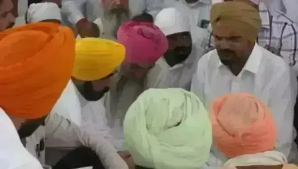 Punjab CM Bhagwant Mann visits Sidhu Moosewala’s home in Mansa, expresses condolences to family