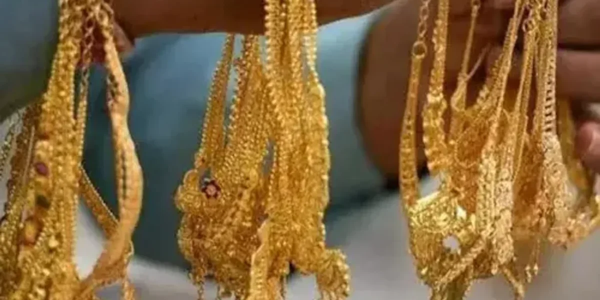 Gold price up by Rs 25,000!, the gold rate today was Rs 47,950 per 10 grams of 22-carat gold.