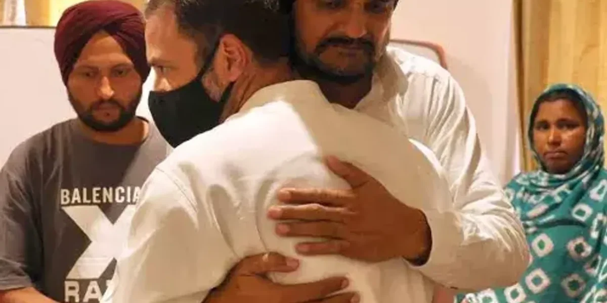Rahul Gandhi meets Moosewala’s family in Punjab
