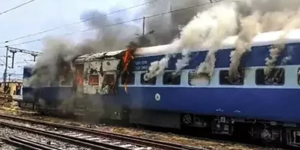 1 Dead in Telangana’s Secunderabad in ‘Agnipath’ Violence, 3 trains burnt