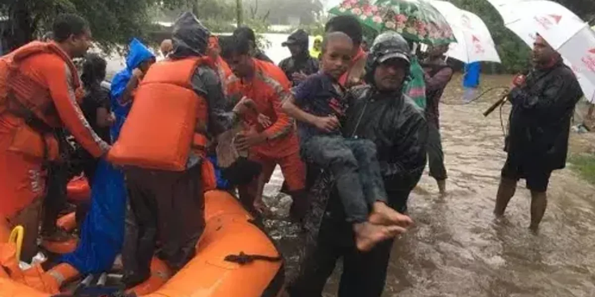 Heavy rains continue in Gujarat causing flood-like situation, over 33K people evacuated