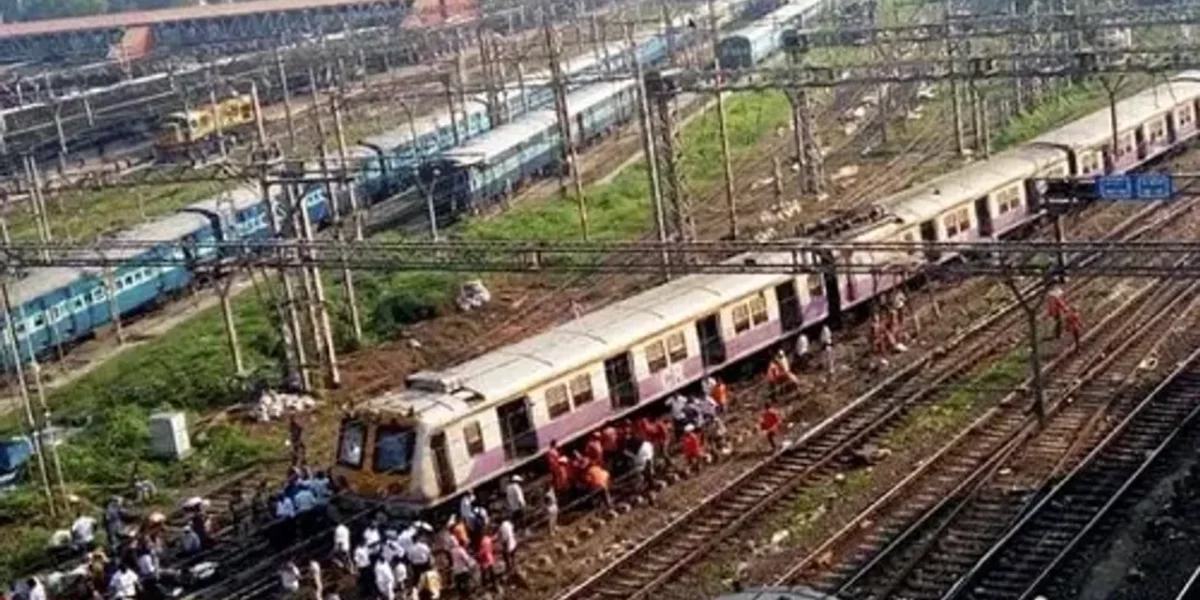 Mumbai local train derails at Chhatrapati Shivaji Maharaj Terminus