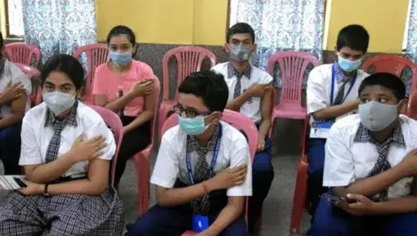 30 Students vaccinated with same syringe, probe ordered