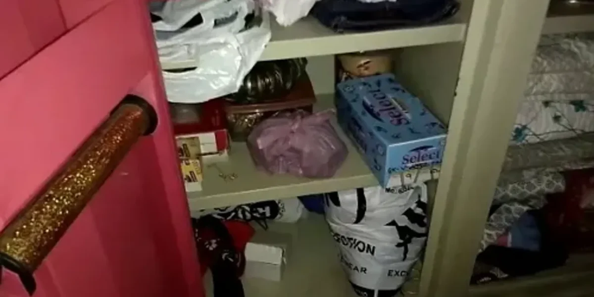 Burglars strikes in a house, escape with cash, gold, and silver jewellery
