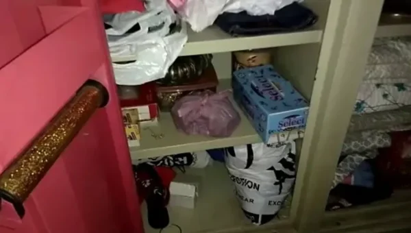 Burglars strikes in a house, escape with cash, gold, and silver jewellery