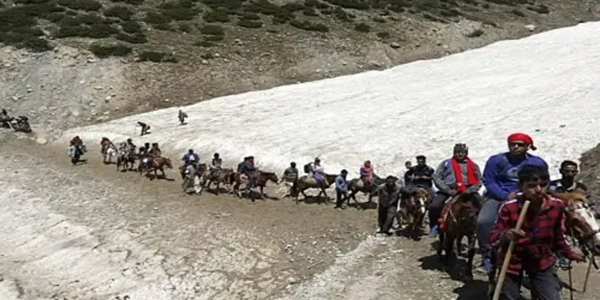 Amarnath Yatra temporarily suspended amid bad weather from Pahalgam route
