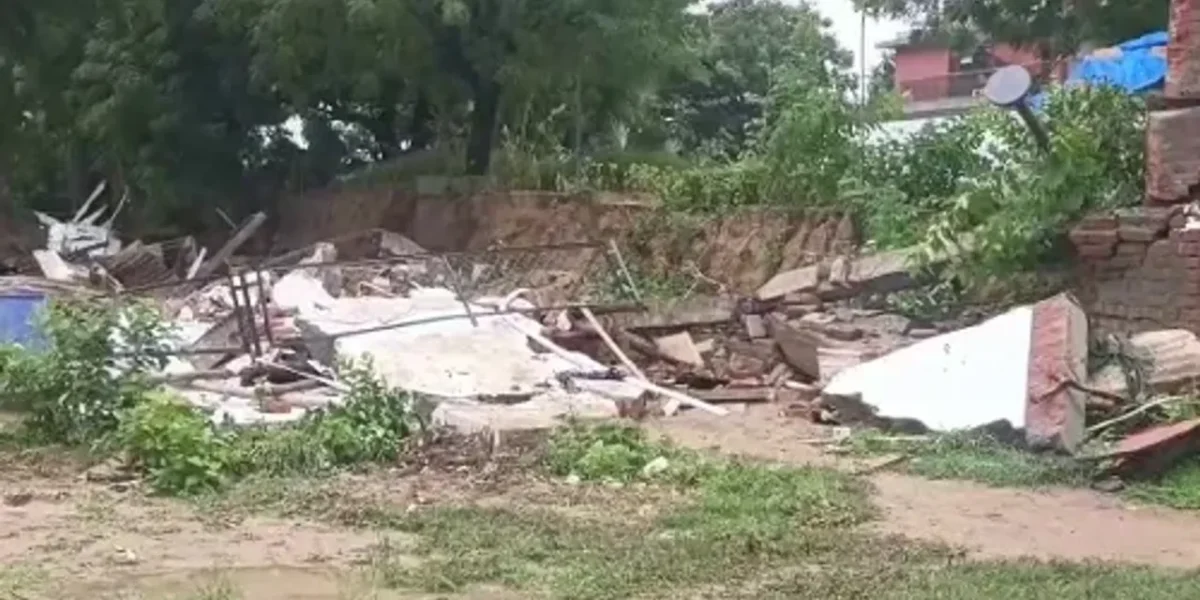 Three women labourers buried alive as wall collapsed in Ahmedabad