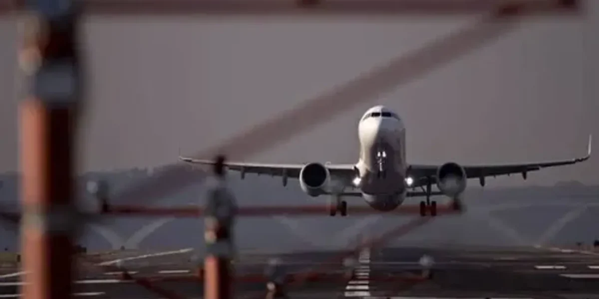 SpiceJet flight to Jabalpur returns to Delhi after crew notices smoke in cabin