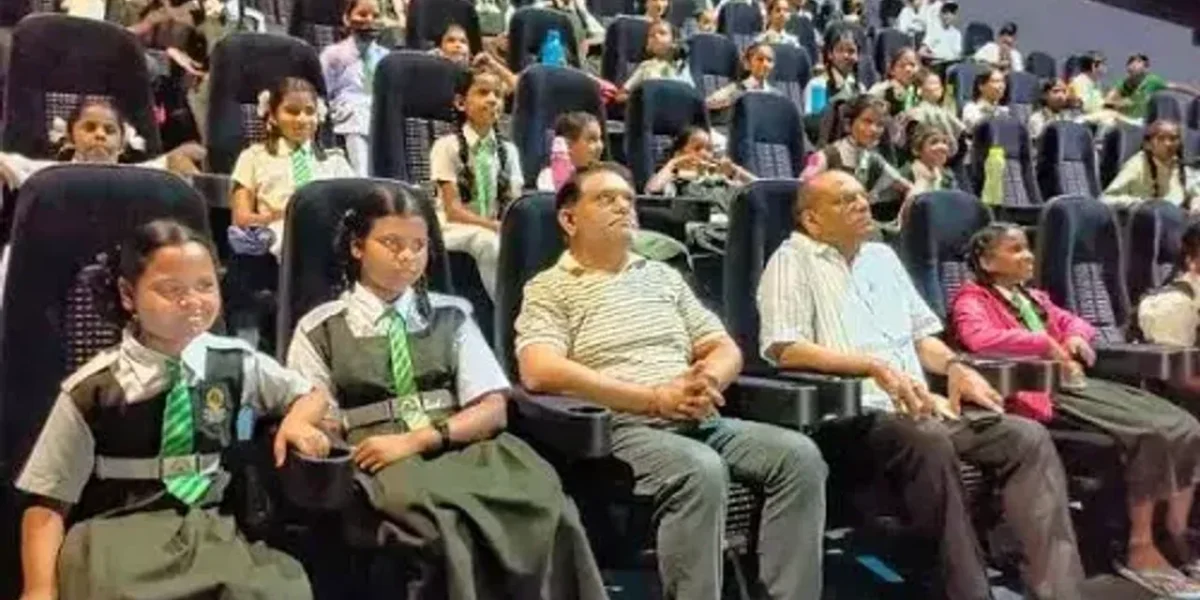 Telangana: Free screening of Gandhi movie begins in theatres for school students