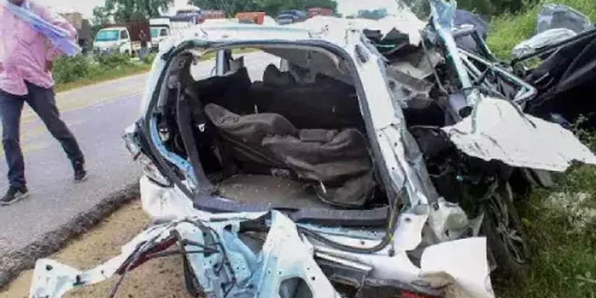 4 School kids killed, 11 injured as vehicle collides with truck in MP’s Ujjain
