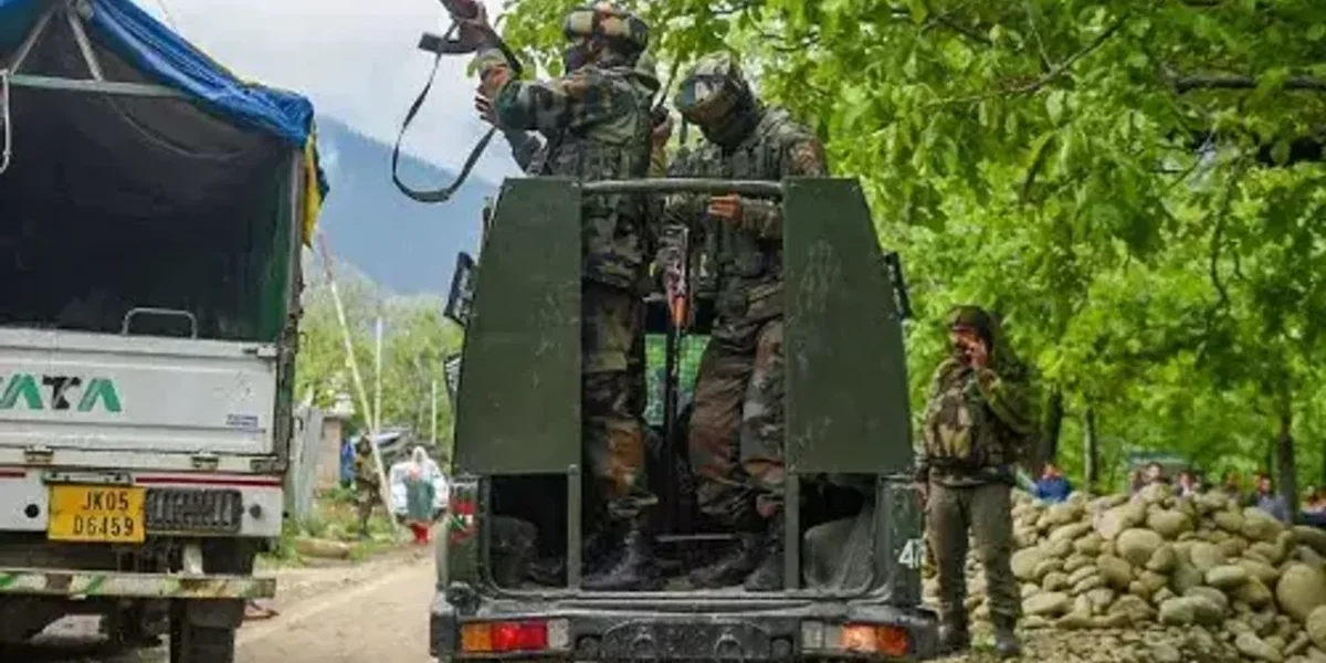 Cop injured in encounter between militants, security forces in Srinagar’s Nowhatta