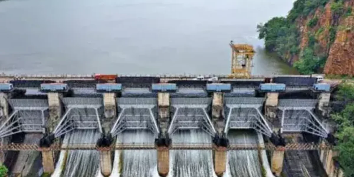 Gujarat: 128 villages near Kadana dam alerted