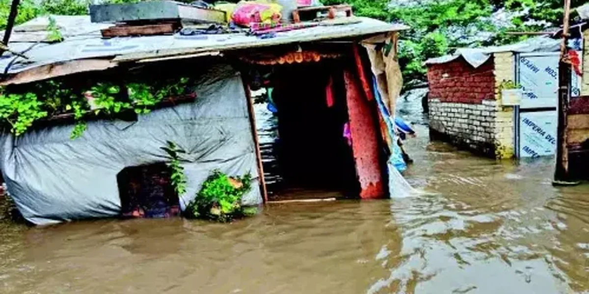 Surat on alert as Ukai set to release 1.81 lakh cusecs water