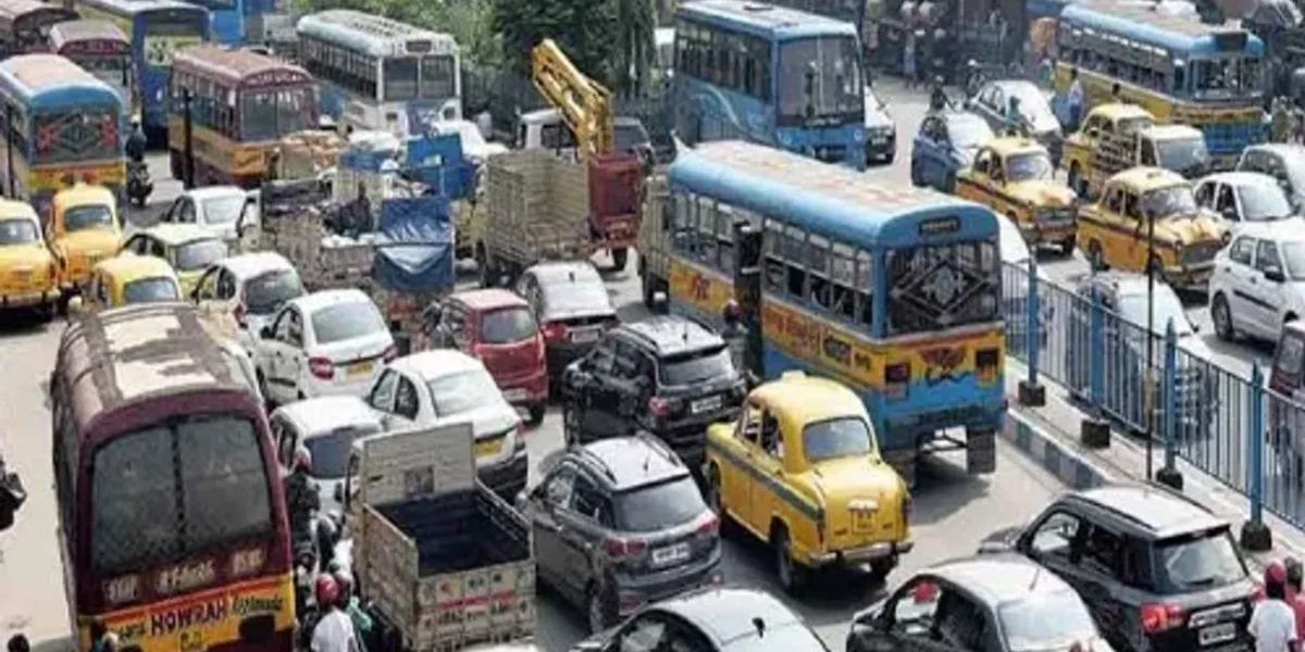 Massive traffic jam in Kolkata, ferry services across hooghly suspended