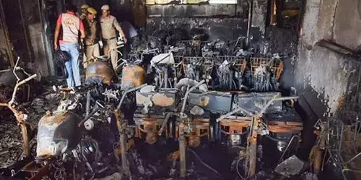 8 people dead in electric bike showroom fire in Secunderabad, Telangana