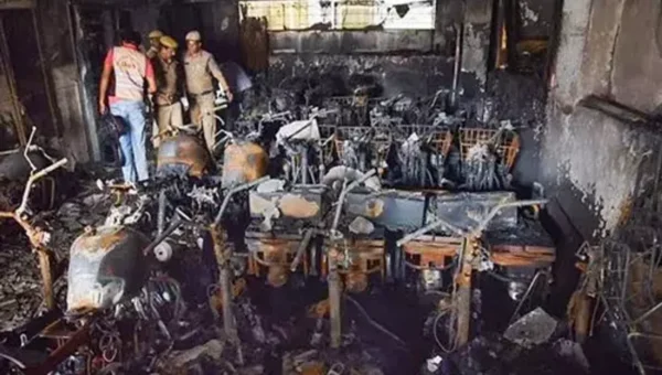 8 people dead in electric bike showroom fire in Secunderabad, Telangana