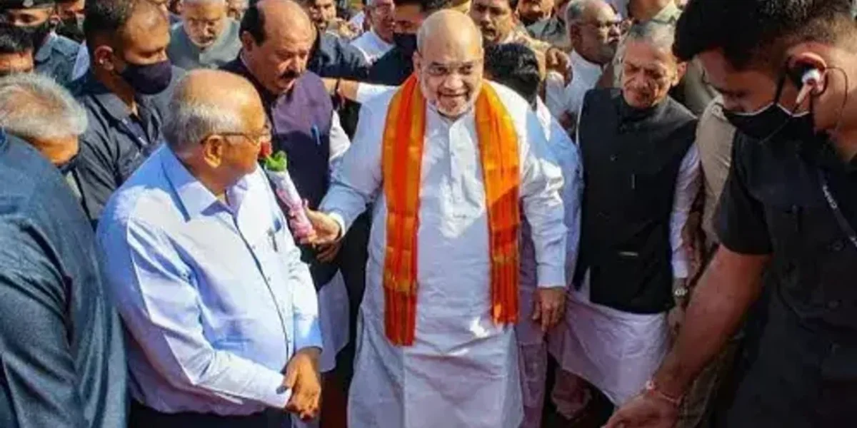 Clear garbage without delay: Union home minister Amit Shah to Ahmedabad Municipal Corporation