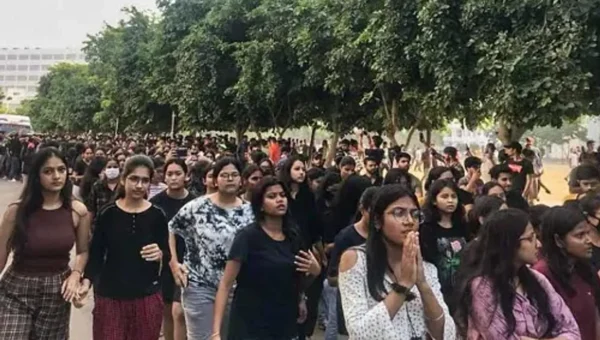 Chandigarh University MMS scandal: Youth detained in Shimla as protests continue