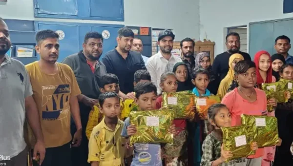 Ankleshwar: Pro Life Foundation distributed uniforms to 1500 students of 5 government schools