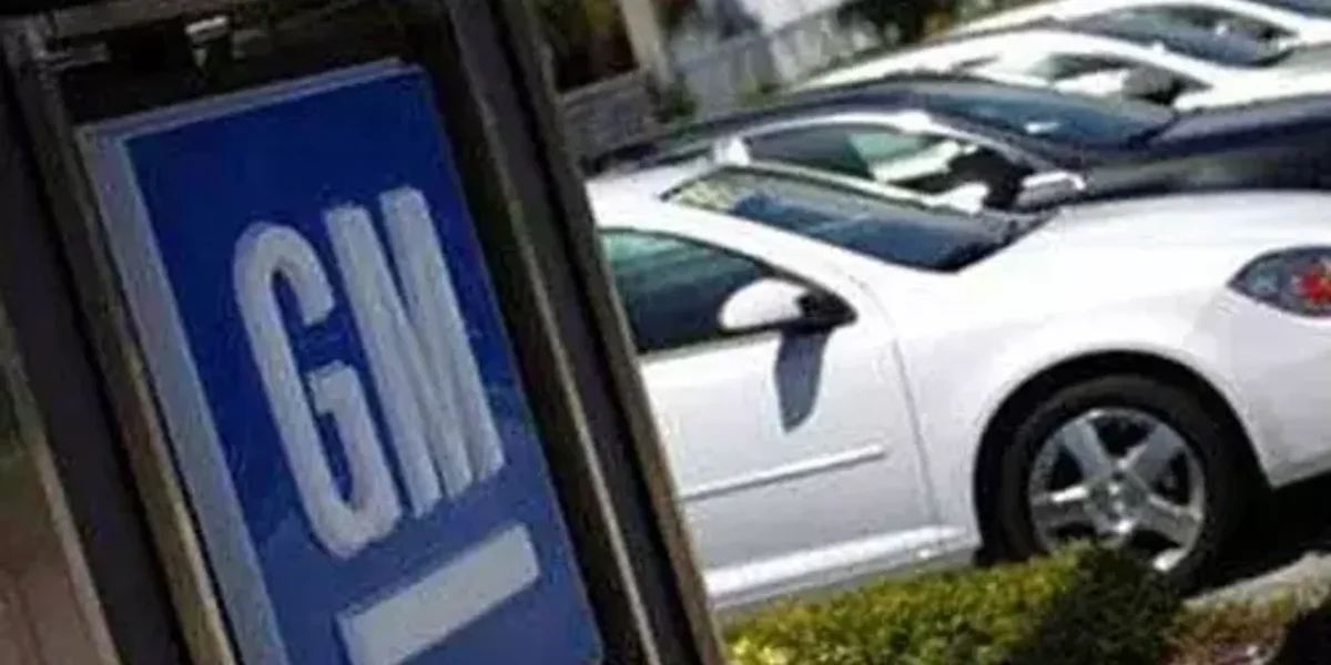 General Motors temporarily halts paid advertising on Twitter after Elon Musk takeover