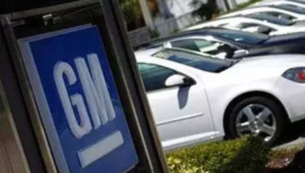 General Motors temporarily halts paid advertising on Twitter after Elon Musk takeover