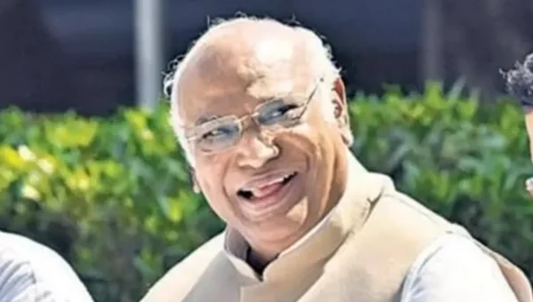 Kharge to be next Congress president, Tharoor concedes poll defeat