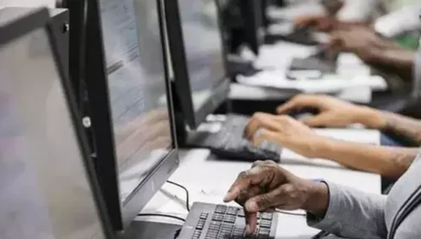 IT sector dials down on contract staffing