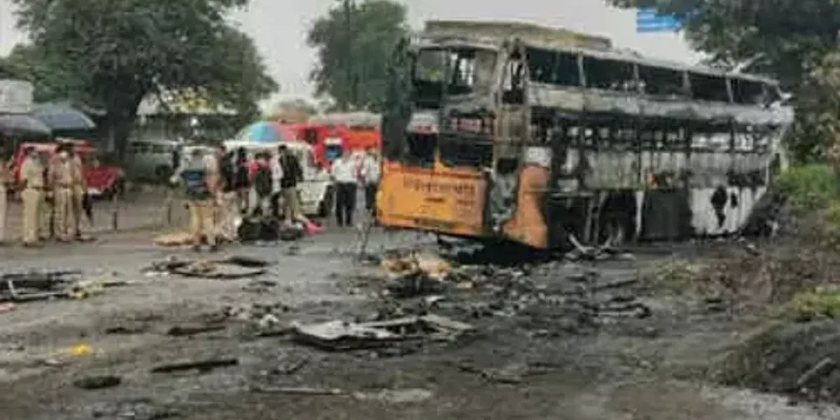 8 killed, several injured after bus catches fire in Nashik