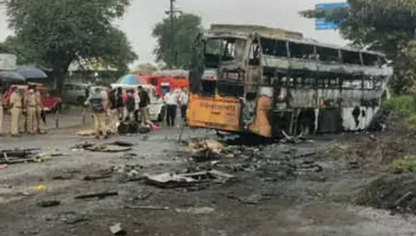 8 killed, several injured after bus catches fire in Nashik