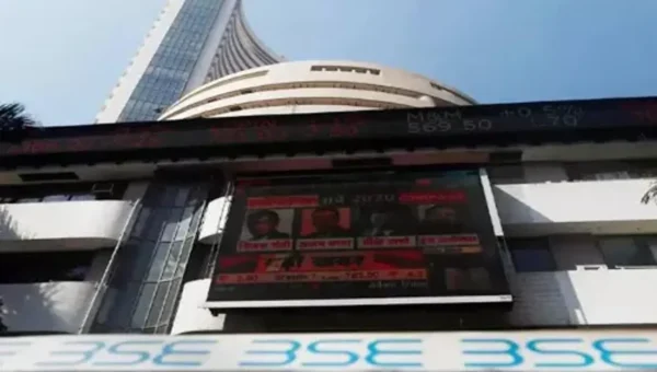 Sensex sheds 520 pts, Nifty ends 150 pts lower