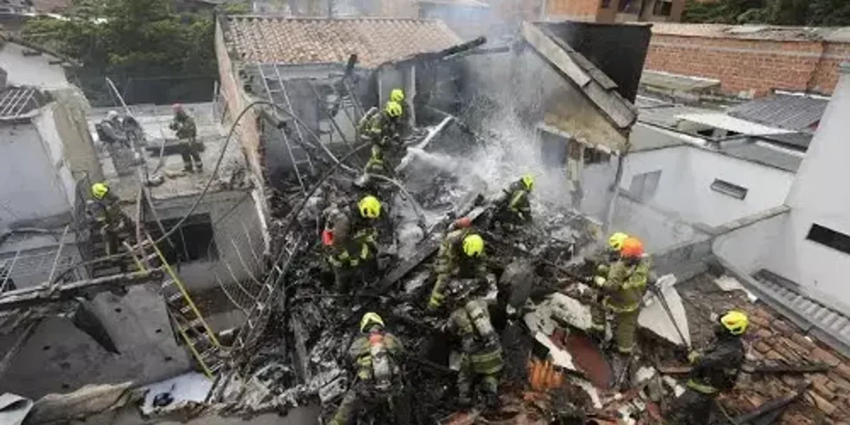 Small plane crashes near Colombia due to engine failure, 8 onboard dead