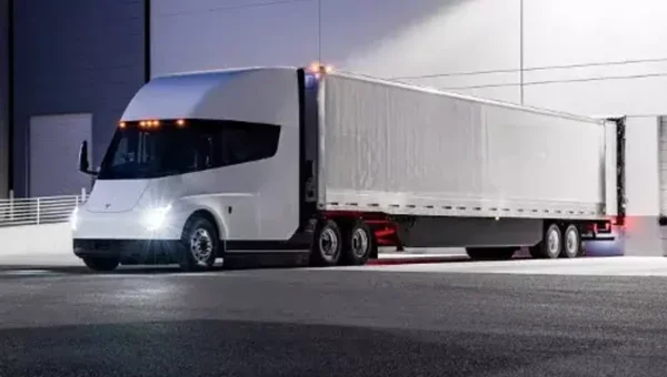 Elon Musk delivers first Tesla Semi electric truck with 800 km driving range to Pepsi