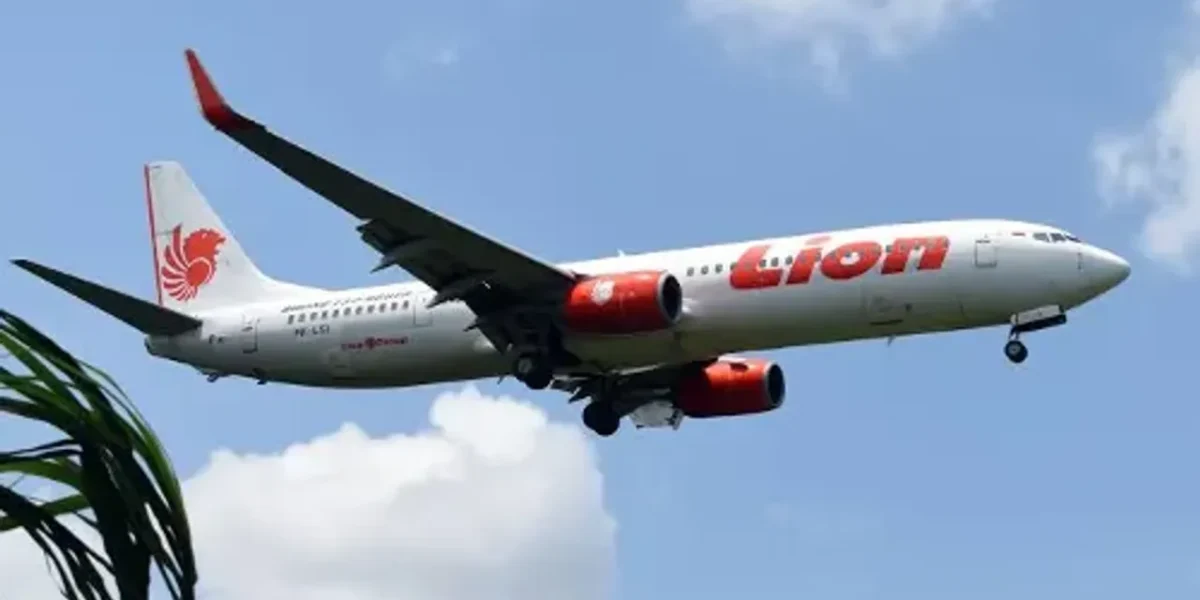 Lion Air Boeing 737 aircraft collides with airport terminal during take off