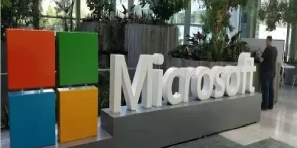 Microsoft services face major outage; Teams, Outlook, Store stop responding