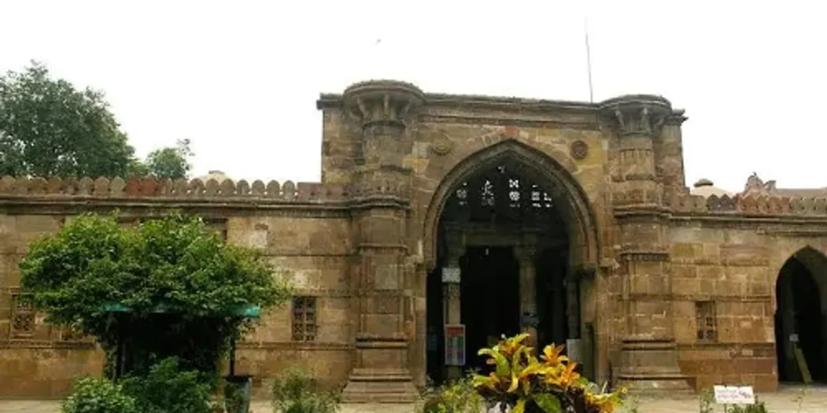 Ahmedabad Municipal Corporation raises a stink over ASI building toilets at Ahmed Shah mosque complex