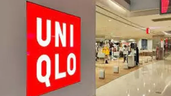 Uniqlo: Fashion giant to raise pay in Japan by up to 40%