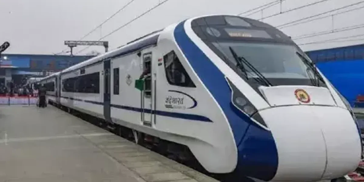 Stone pelted on Howrah-New Jalpaiguri Vande Bharat Express train, windows glass shattered