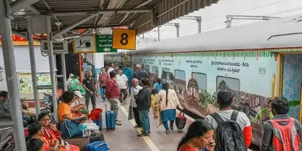 Deluxe AC tourist train to depart for Garvi Gujarat tour on Feb 28