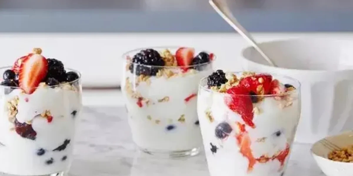Fruit and Yoghurt Parfait Recipe: It is a no-cook dessert that will be ready in less than 10 minutes