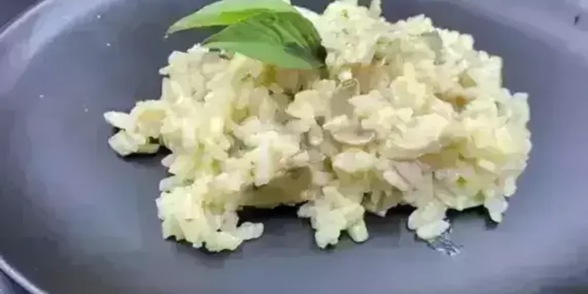Mushroom Risotto with Cracked Wheat Recipe: Be it a party, pot luck or simple get-together at home, this risotto can be made for any occasion
