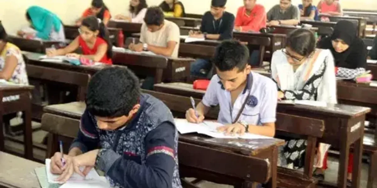 Karnataka education dept notice to 700 schools for running CBSE, ICSE syllabus in violation of rules