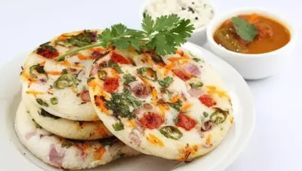 Oats Mini Uttapam Recipe: You can either savour them in breakfast or have them as an evening snack