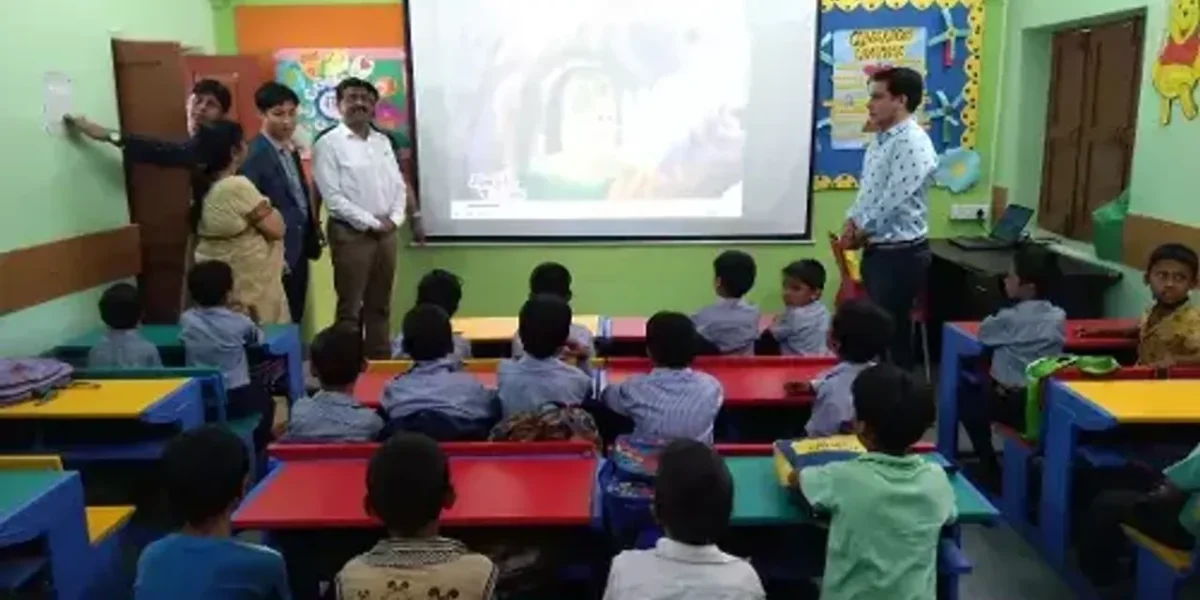 UP Government targets making 30,000 smart schools
