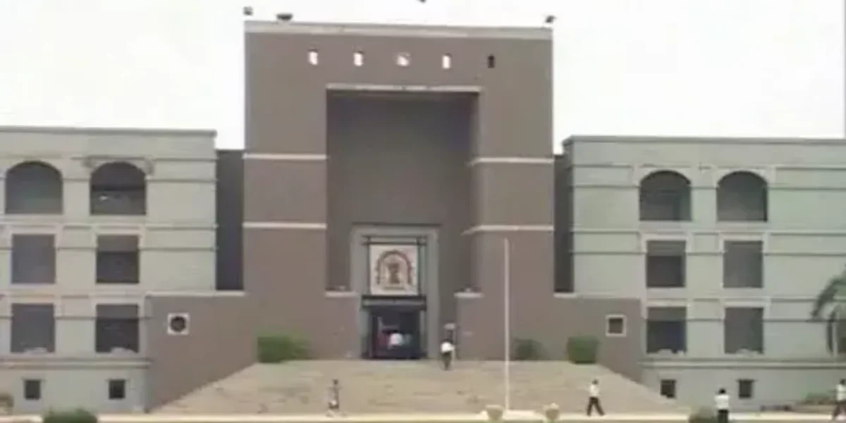 Gujarat HC quashes CIC order asking state varsity to give info on Modi’s degree