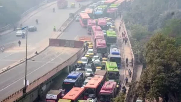 Five notices issued on shoddy Hatkeshwar flyover work in Ahmedabad