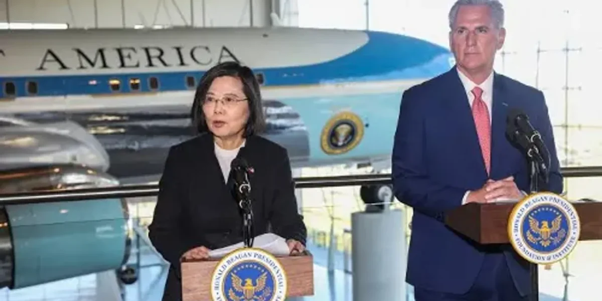 China military displays force toward Taiwan after Tsai trip