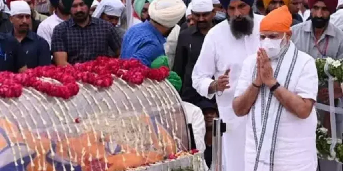 PM Modi pays his last respects to Former Punjab CM Prakash Singh Badal