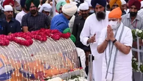 PM Modi pays his last respects to Former Punjab CM Prakash Singh Badal