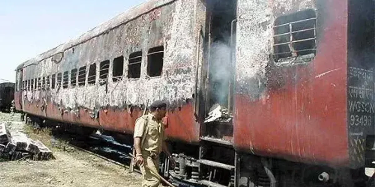 SC rejects bail plea of 2 in Godhra train burning case